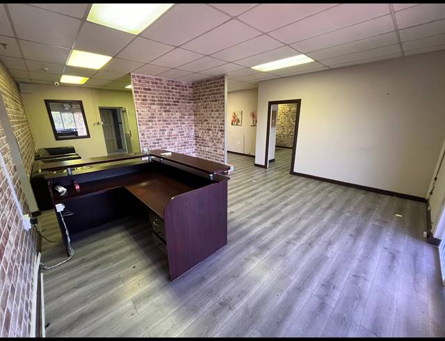 200M² OFFICE TO LET IN PARKLANDS